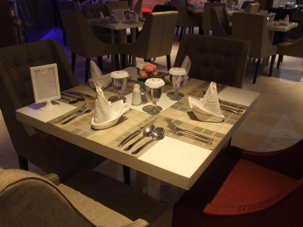 G'Sign Hotel Banjarmasin Banjarmasin  Zewnętrze zdjęcie